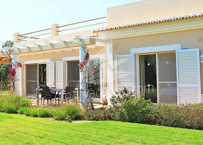 Villa Miguel Estômbar